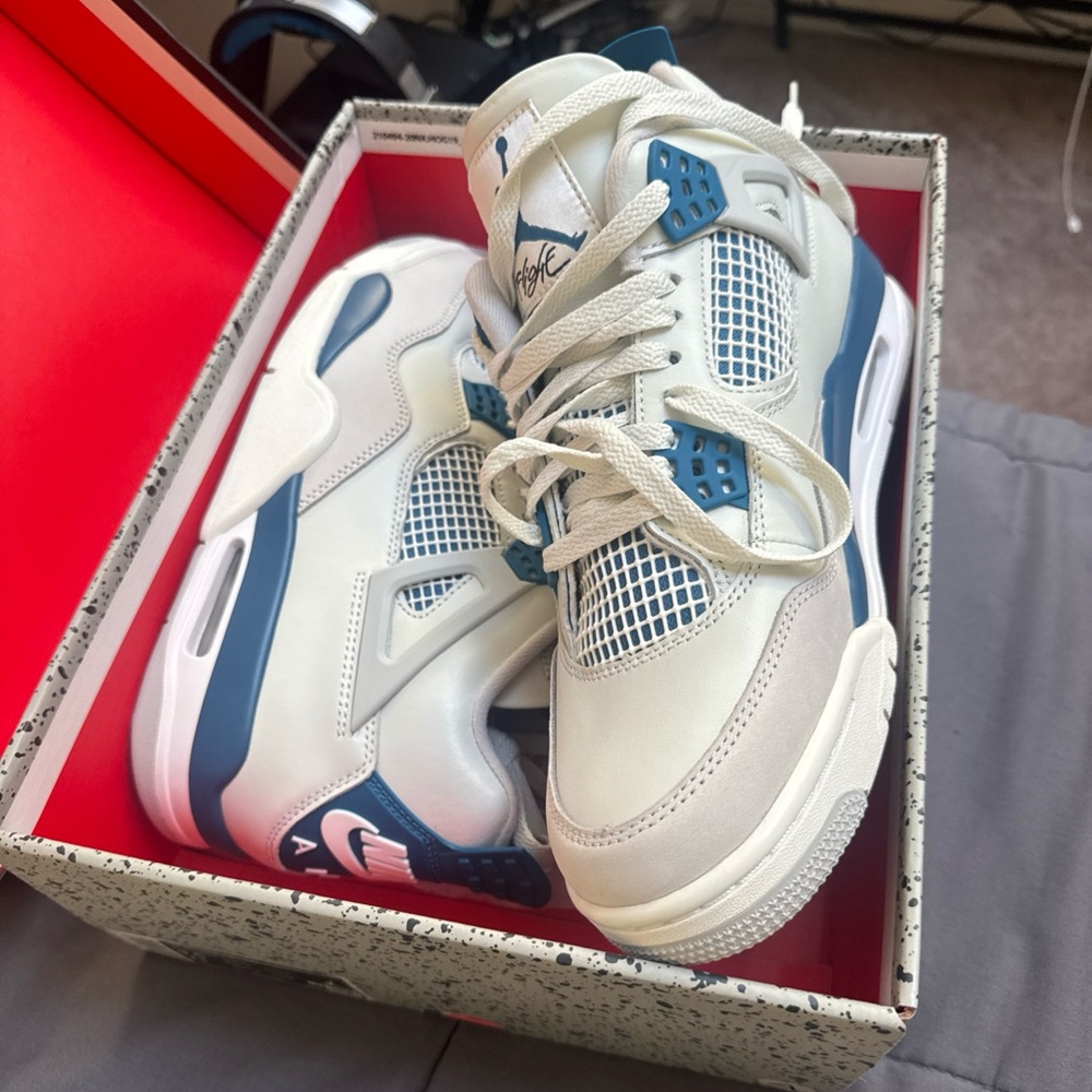 Jordan Air Jordan 4 Retro Military Blue Leather Sneakers FV5029-141 Men